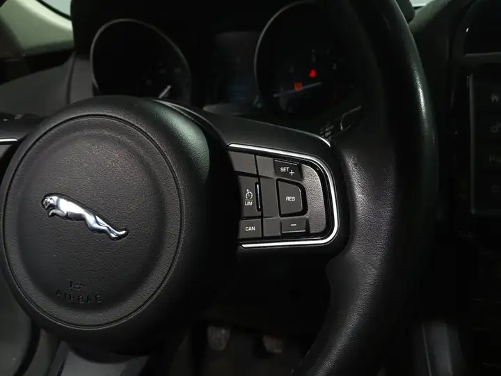 Jaguar F-Pace 2018, foto 22
