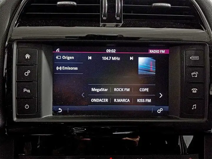 Jaguar F-Pace 2018, foto 16