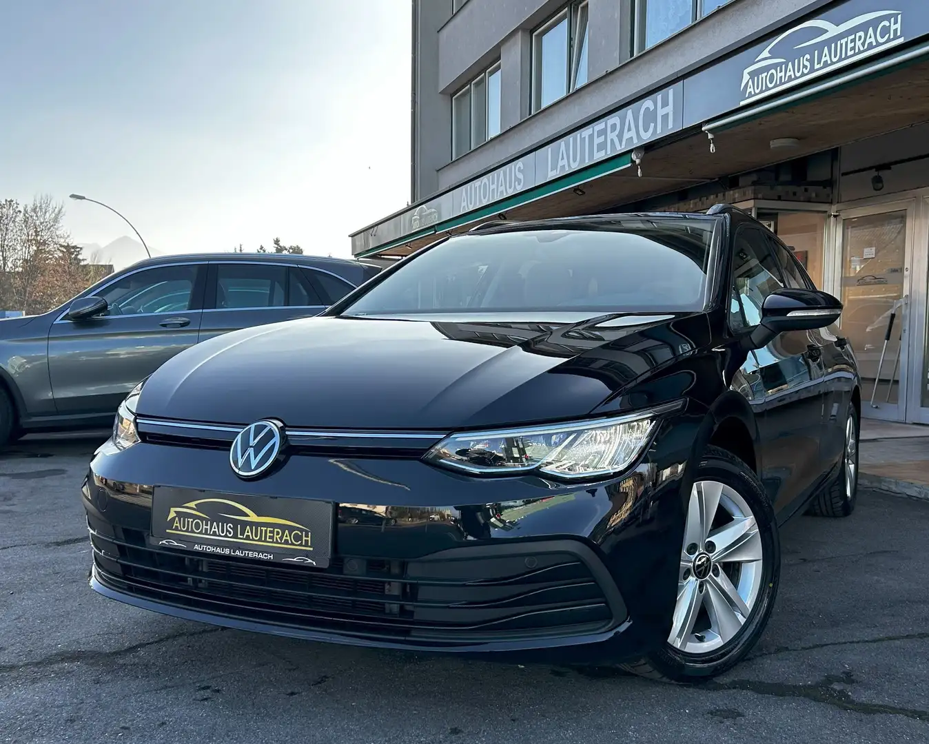 Volkswagen Golf Variant 2,0 TDI Life *AHK *R.KAMERA *NAVI *LED *APP*1.HAND Noir - 1
