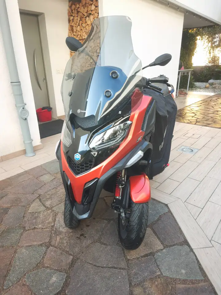 Piaggio MP3 400