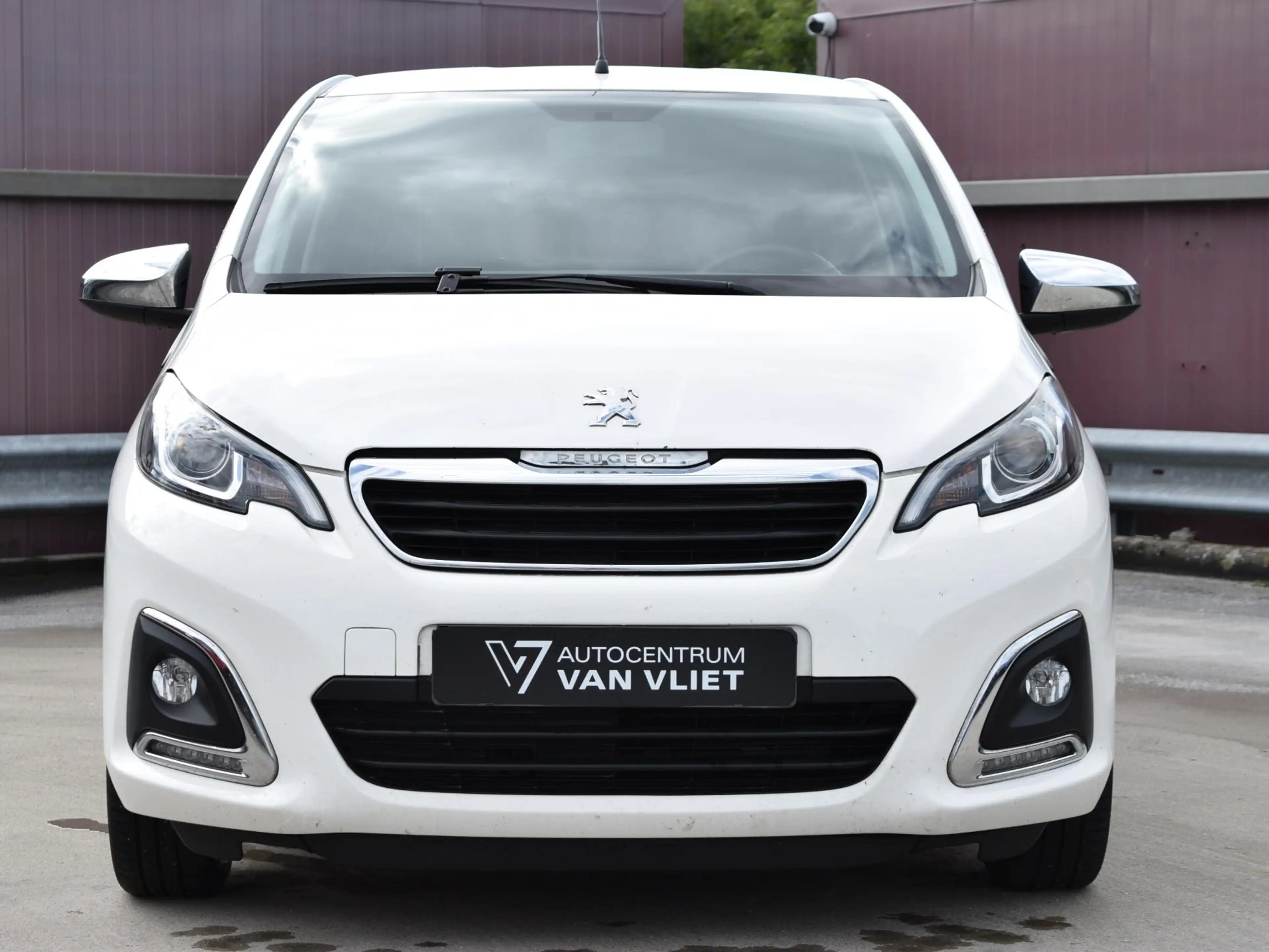 Peugeot 108 1.0 e-VTi Allure — photo 4