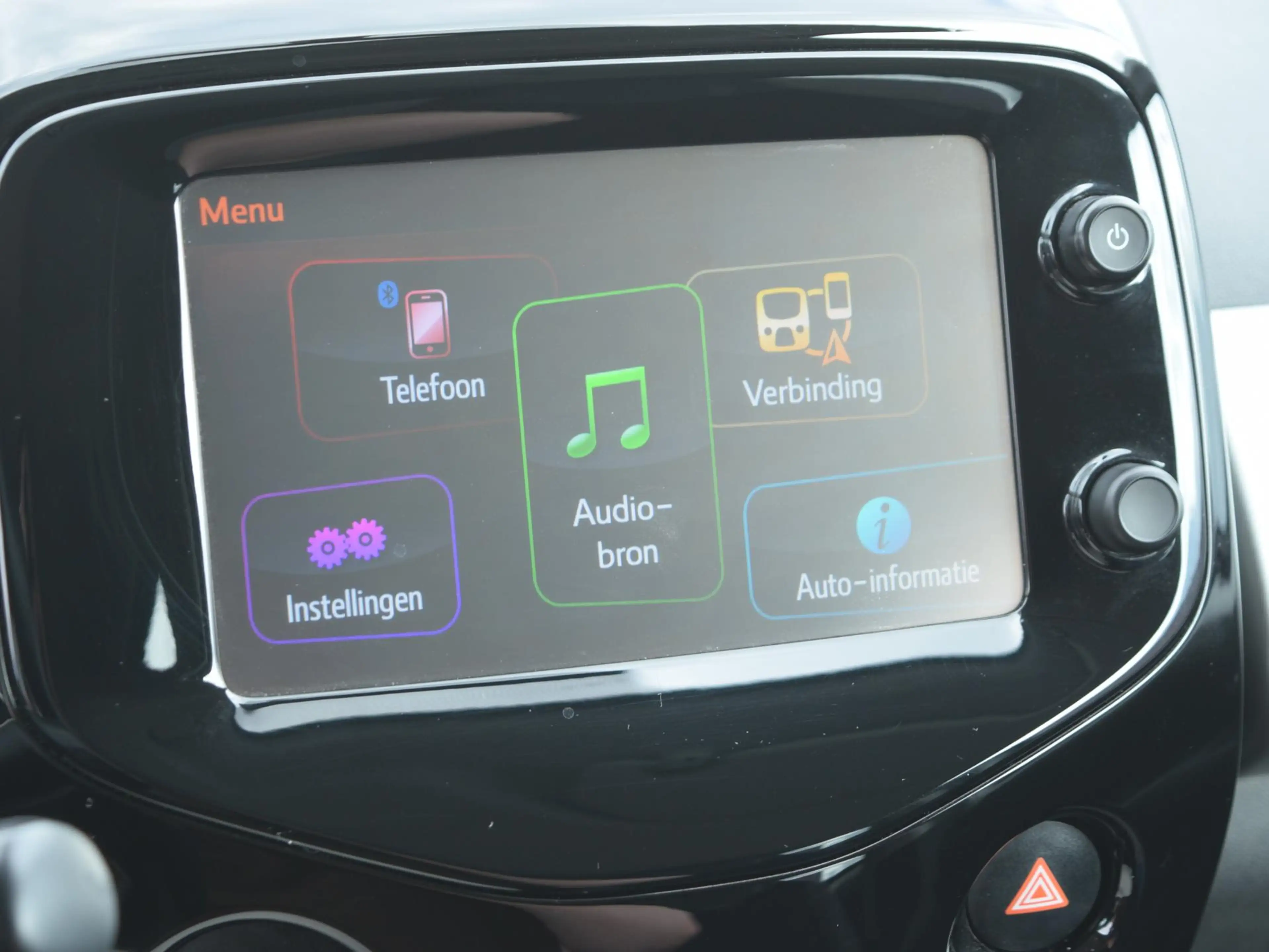 Peugeot 108 1.0 e-VTi Allure — photo 11