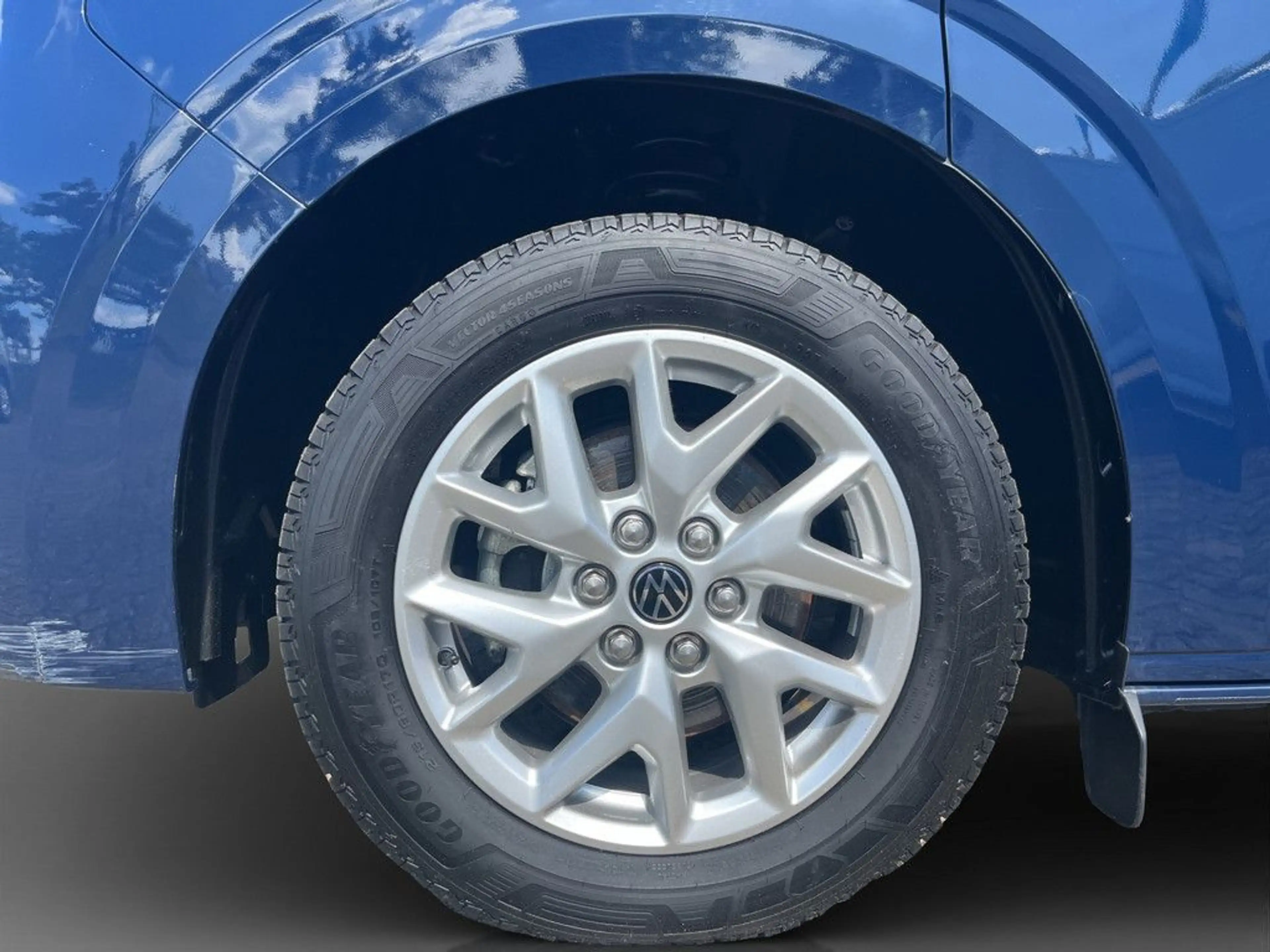 Volkswagen T7 Caravelle Style 2.0TDI 110kW AG8 MATRIX-LED — photo 10