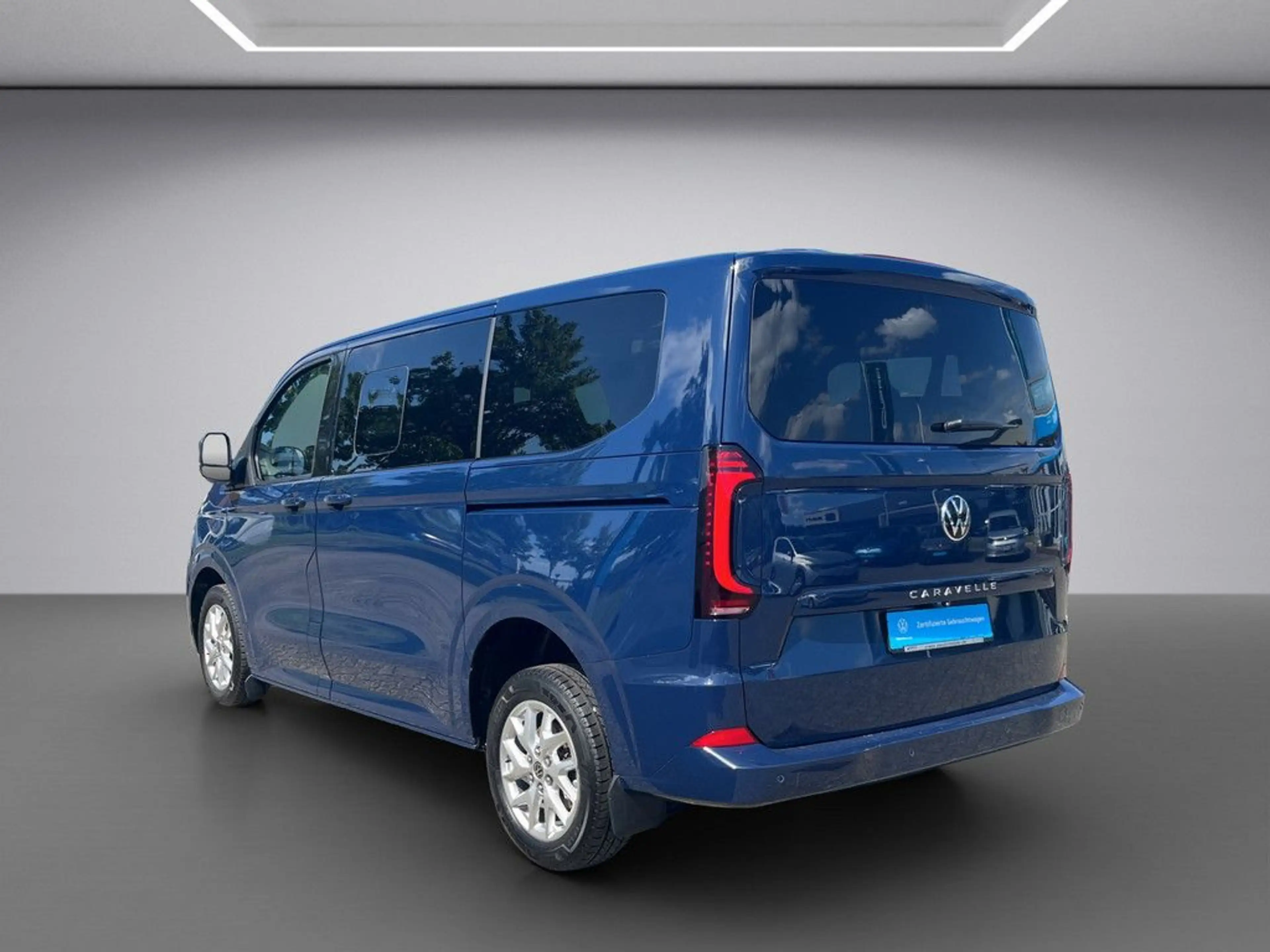 Volkswagen T7 Caravelle Style 2.0TDI 110kW AG8 MATRIX-LED — photo 4