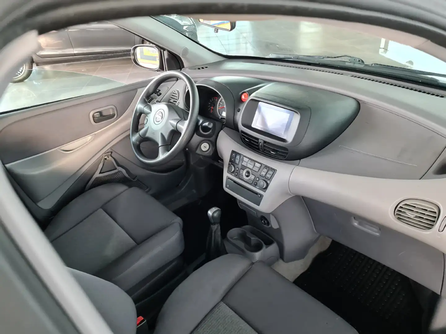 Nissan Almera Tino *Airco*Elektrische ramen voor* Grijs - 2