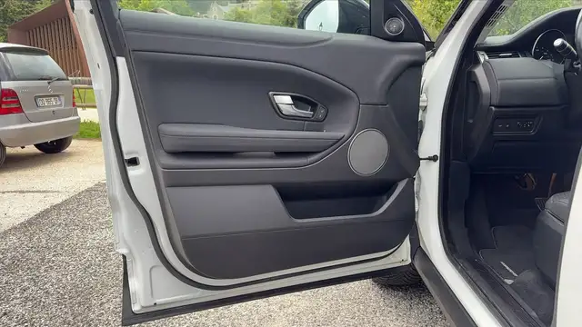 Land Rover Range Rover Evoque view 7