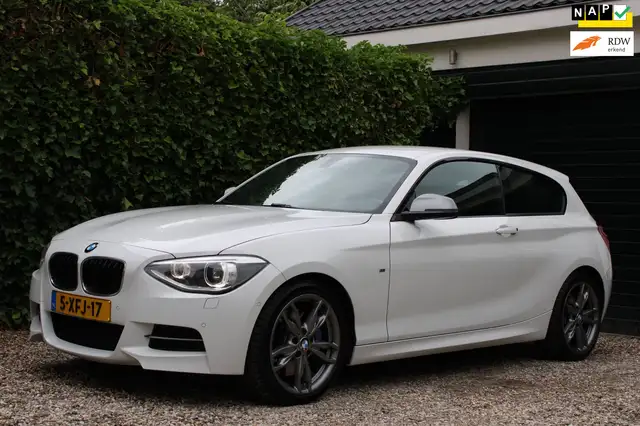 BMW 135 1-serie M135i xDrive High Executive