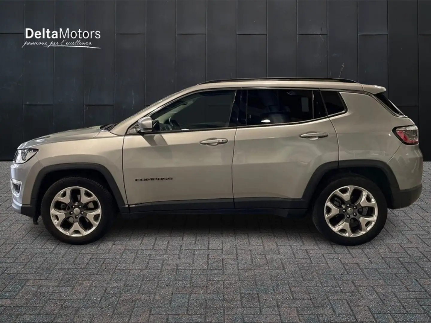 Jeep Compass II 2017 - Compass 1.6 mjt Limited 2wd 120cv my19 Zilver - 2