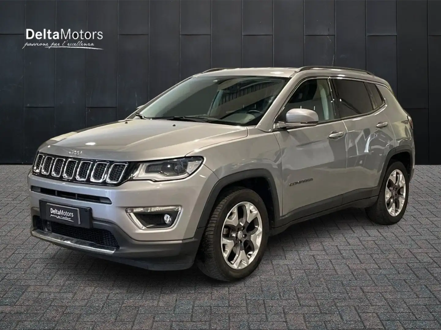 Jeep Compass II 2017 - Compass 1.6 mjt Limited 2wd 120cv my19 Zilver - 1