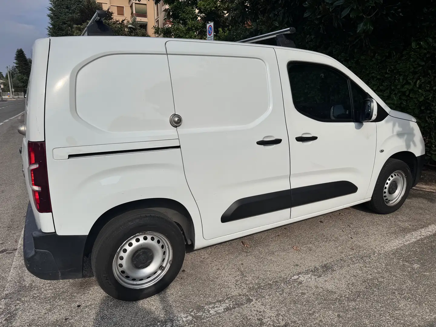 Opel Combo Cargo Bianco - 2