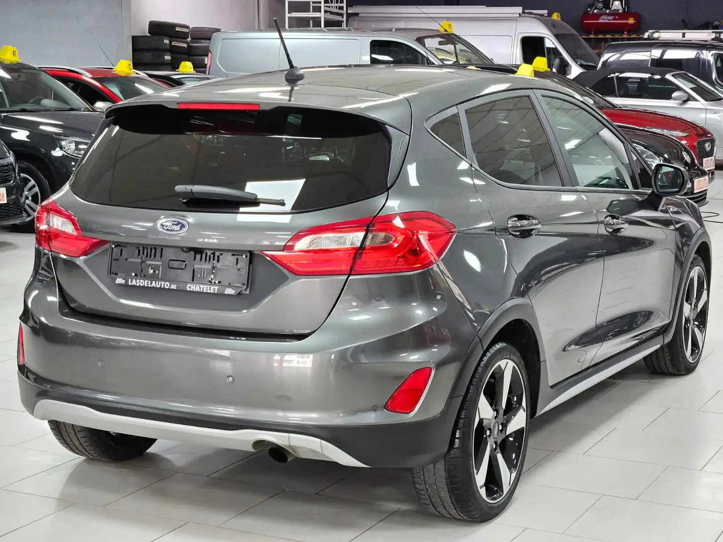 Ford Fiesta 1.0i Auto Sound Pano Ouvrant CAMERA Chauffants Gps Grijs - 2