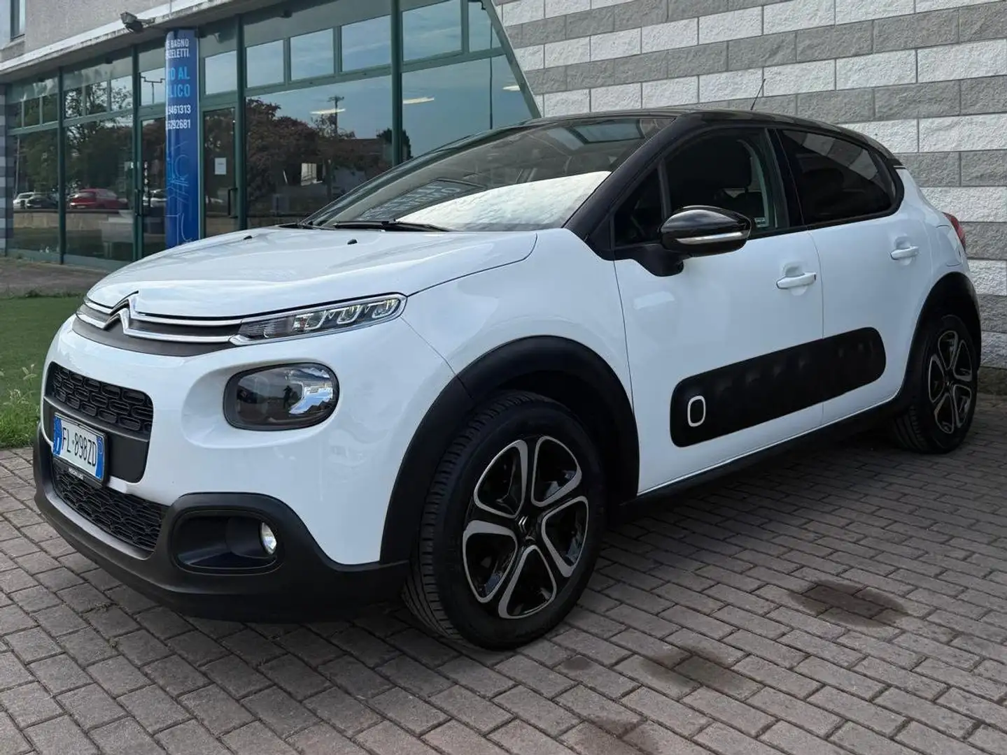 Citroen C3 C3 III 2017 1.2 puretech Shine 82cv Wit - 2