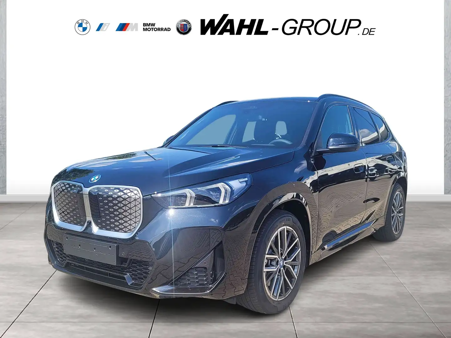 BMW iX1 xDrive30 M Sport HeadUpeSitze Adapt LED HarmanKard Schwarz - 1