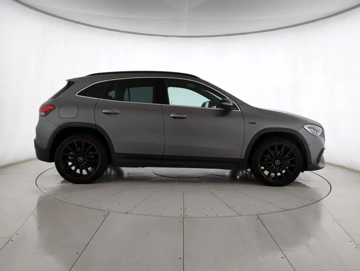 Mercedes-Benz GLA 250 GLA 250 e phev (eq-power) Premium auto Grigio - 2