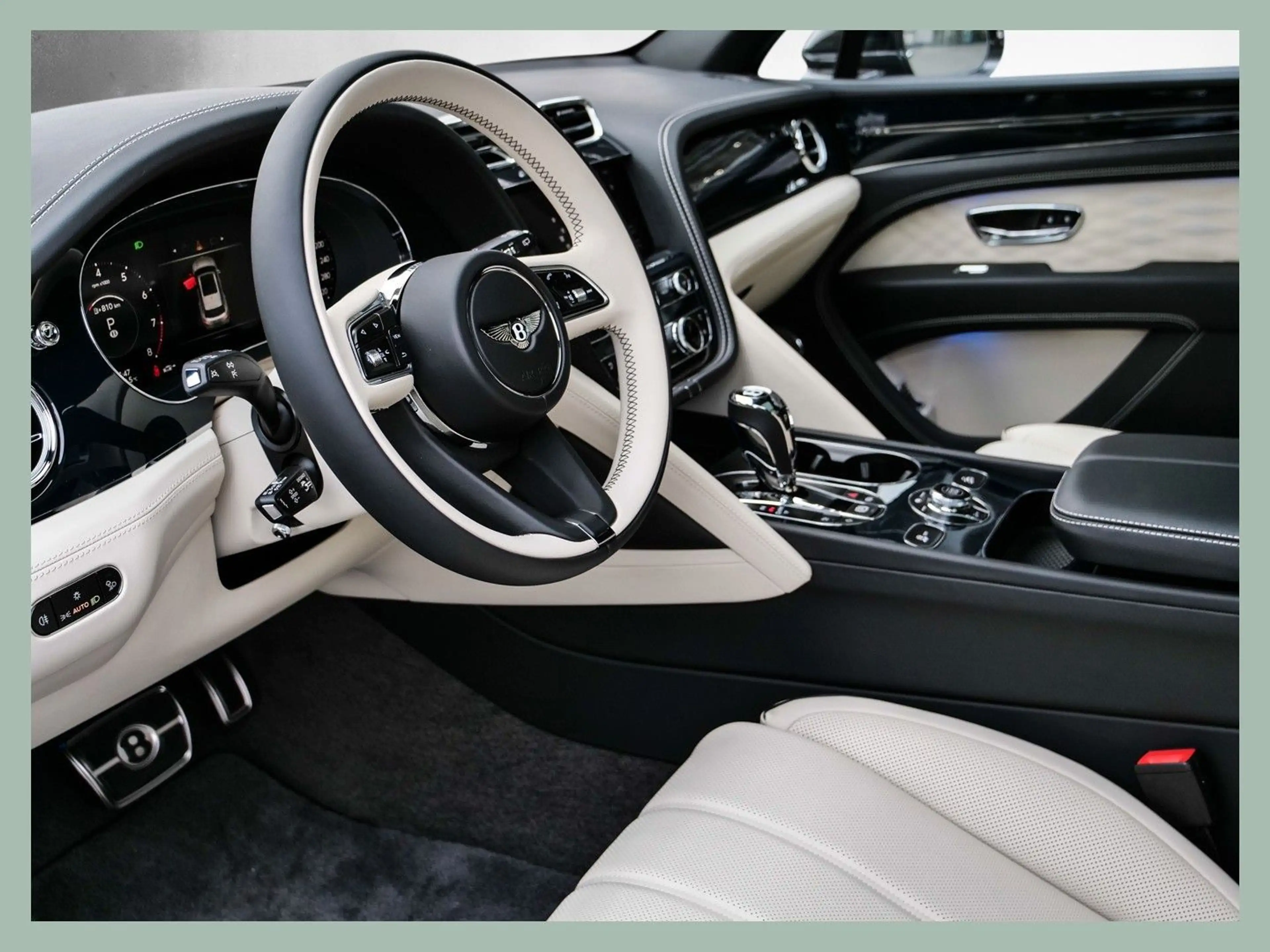 Bentley Bentayga V8 Azure // BENTLEY DÜSSELDORF — photo 10