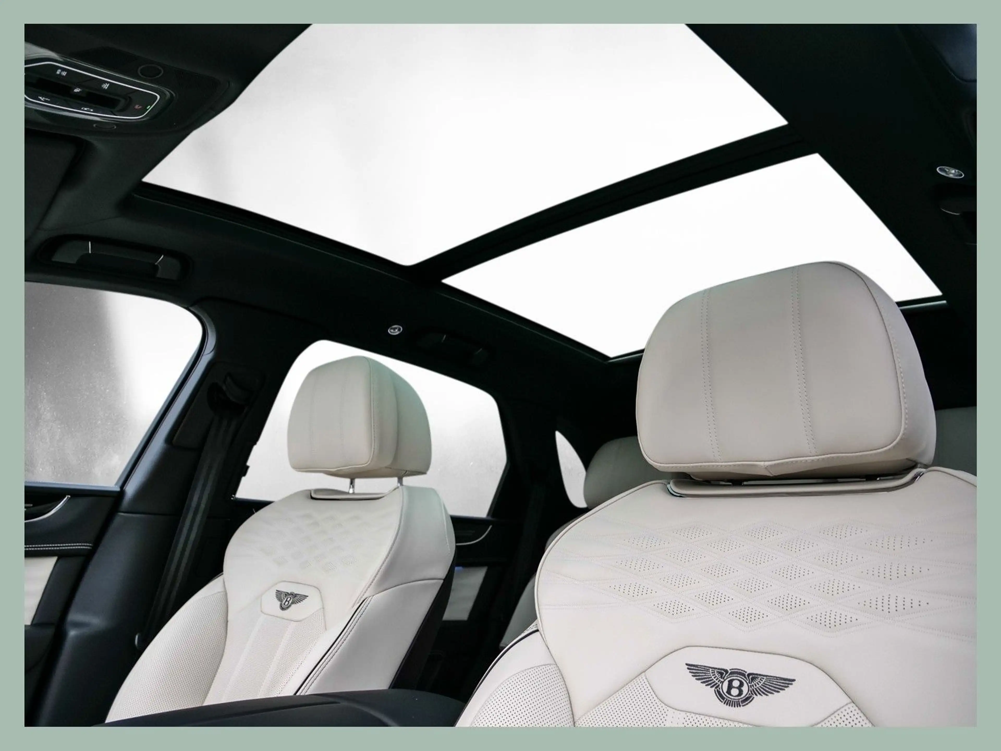 Bentley Bentayga V8 Azure // BENTLEY DÜSSELDORF — photo 11