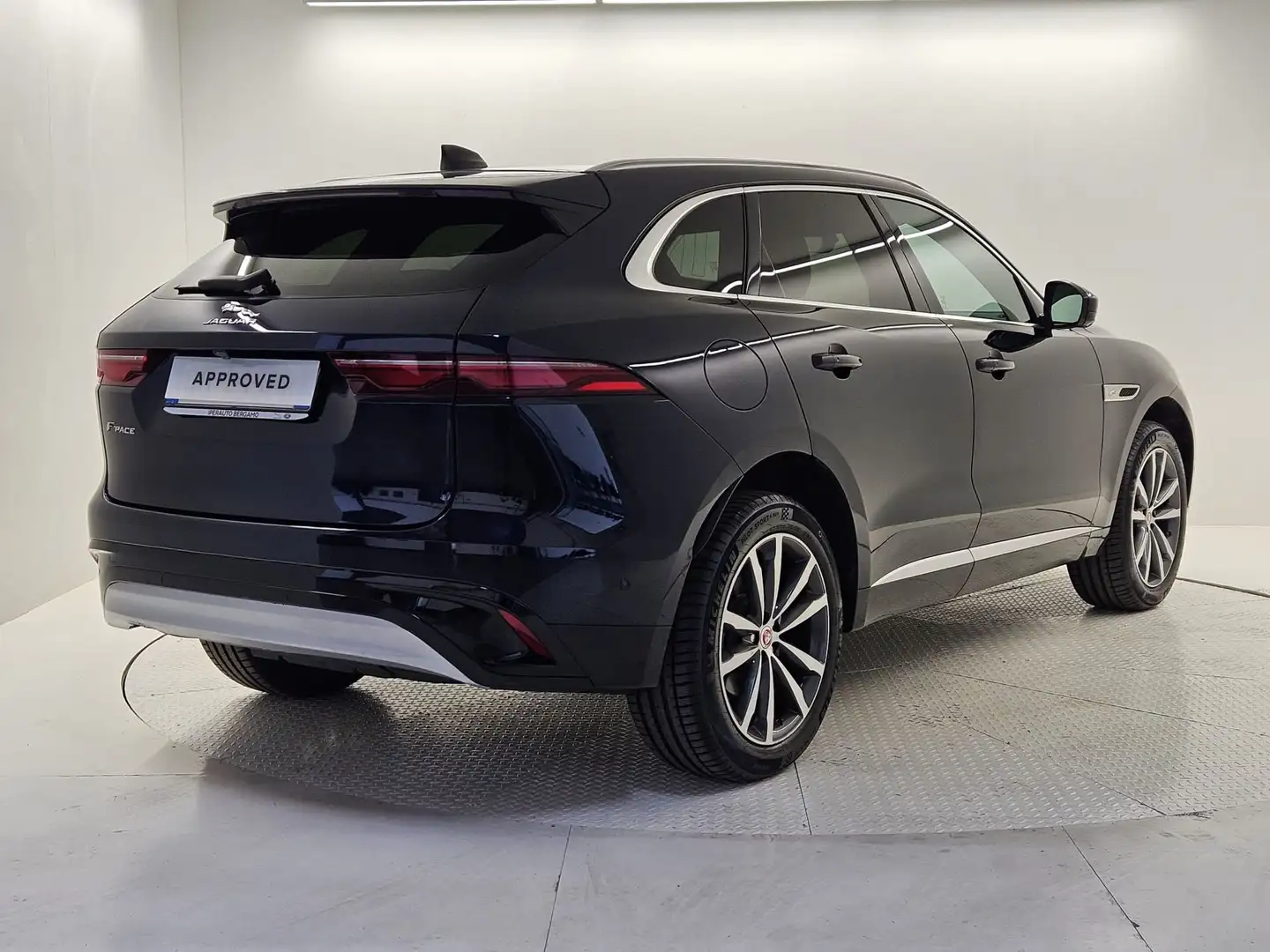 Jaguar F-Pace F-Pace 2.0 D 204 CV AWD aut. R-Dynamic S Blau - 2