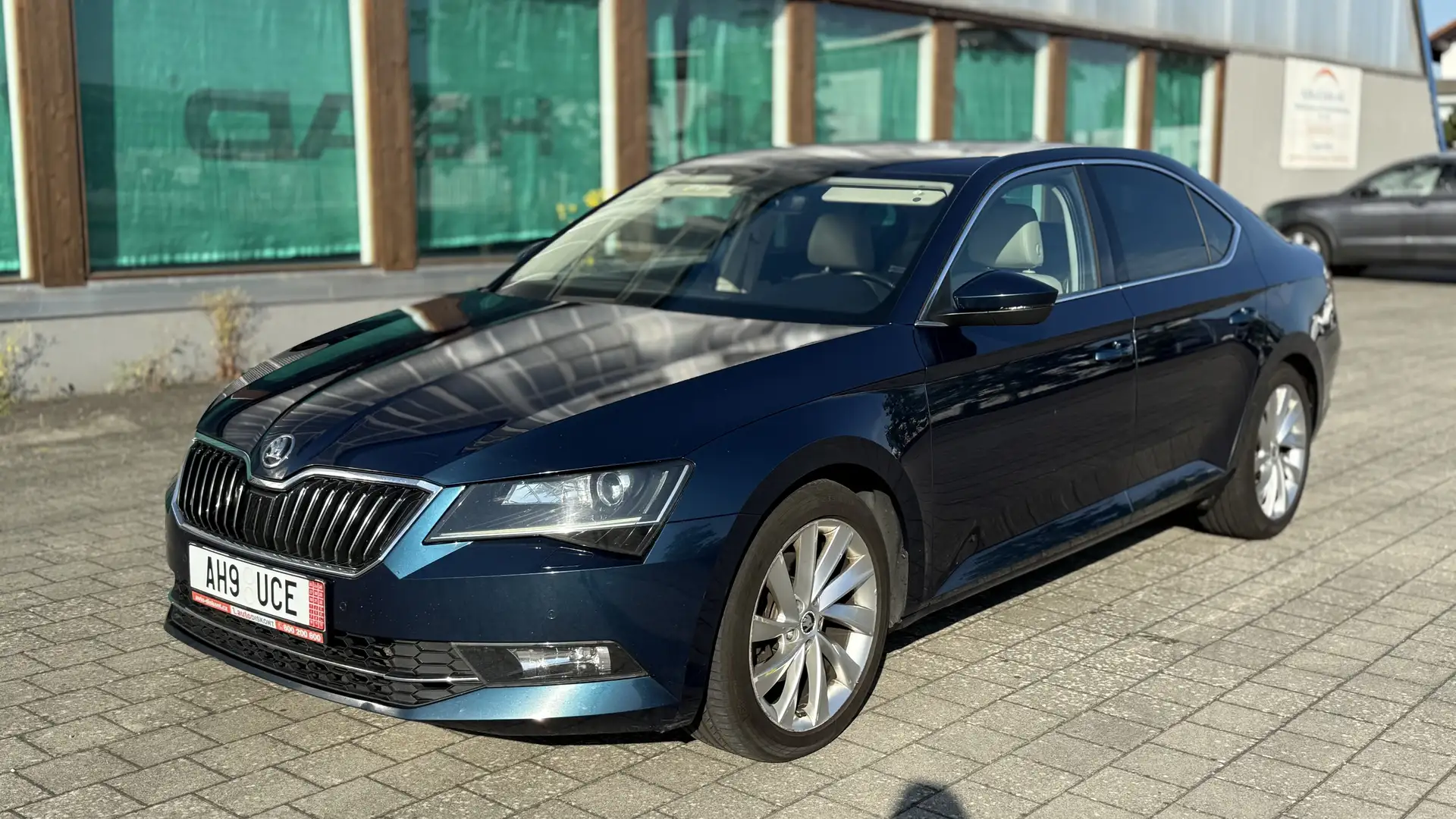 Skoda Superb 2.0 TDI DSG Style Blau - 2
