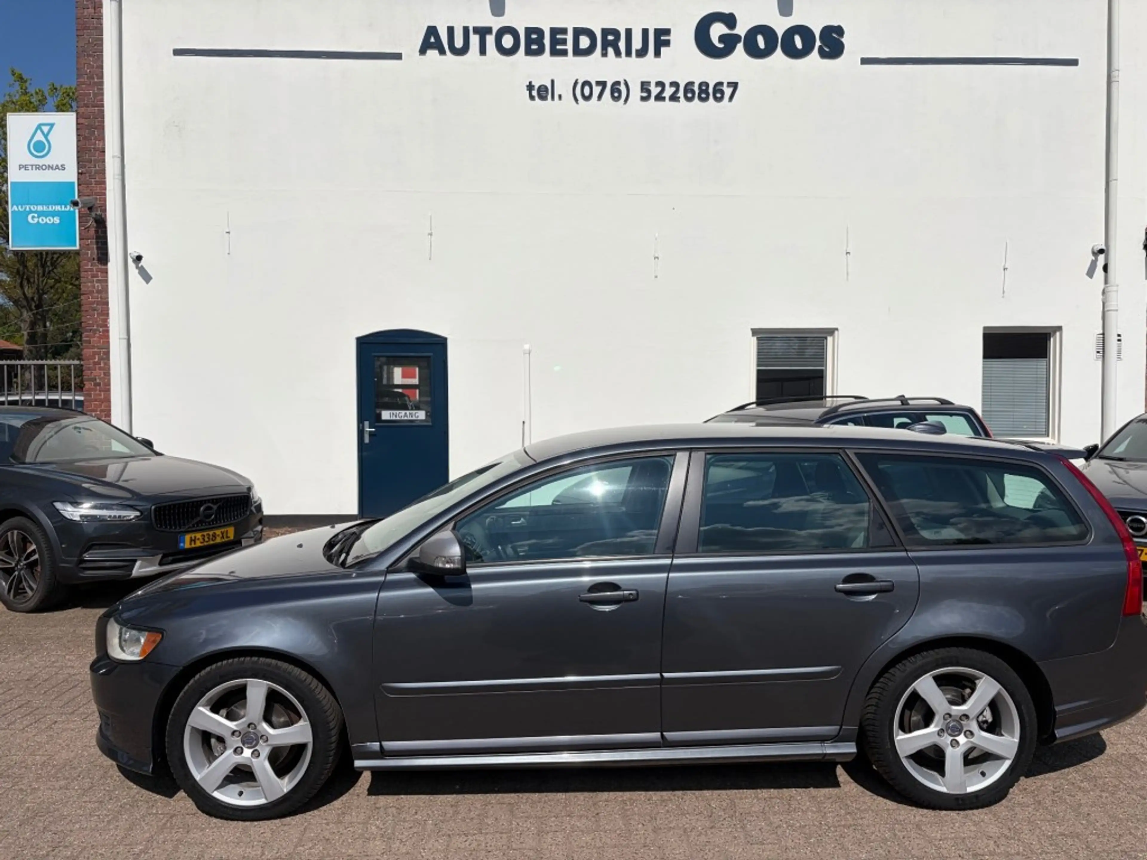 Volvo V50 2.0 R-design — photo 2