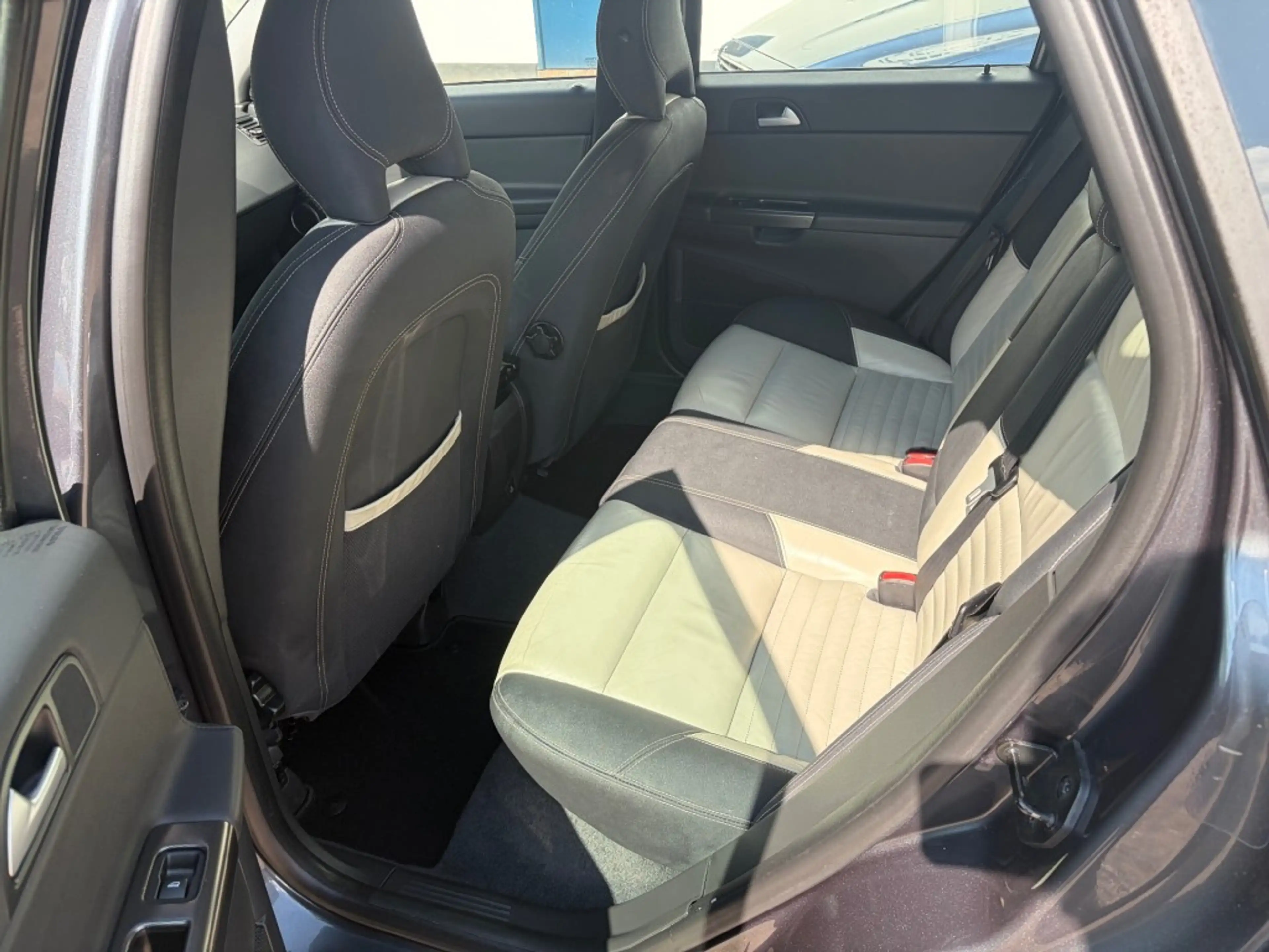 Volvo V50 2.0 R-design — photo 15