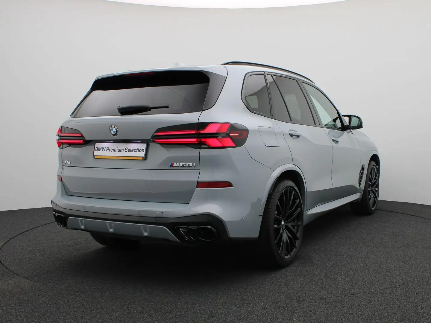 BMW X5 M60i xDrive M Sportpakket Pro | Travel Pack | Inno Grijs - 2
