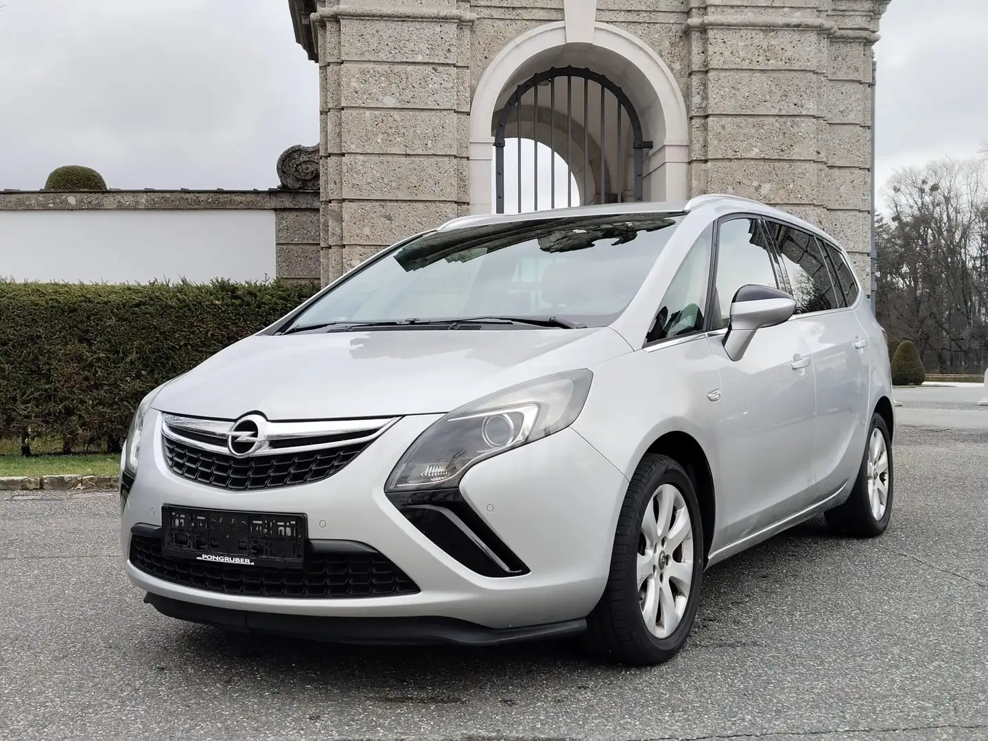 Opel Zafira Tourer Edition *PICKERL*PDC*7Sitze* Šedá - 2