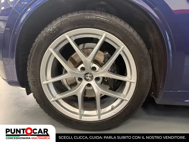 Alfa Romeo Stelvio view 17
