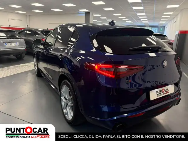 Alfa Romeo Stelvio view 12