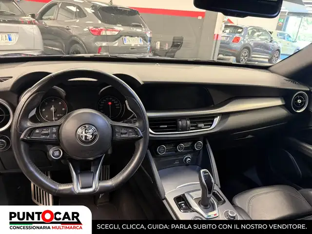 Alfa Romeo Stelvio view 19