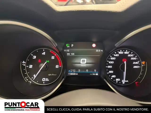 Alfa Romeo Stelvio view 21
