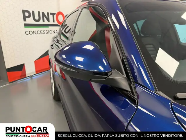 Alfa Romeo Stelvio view 22