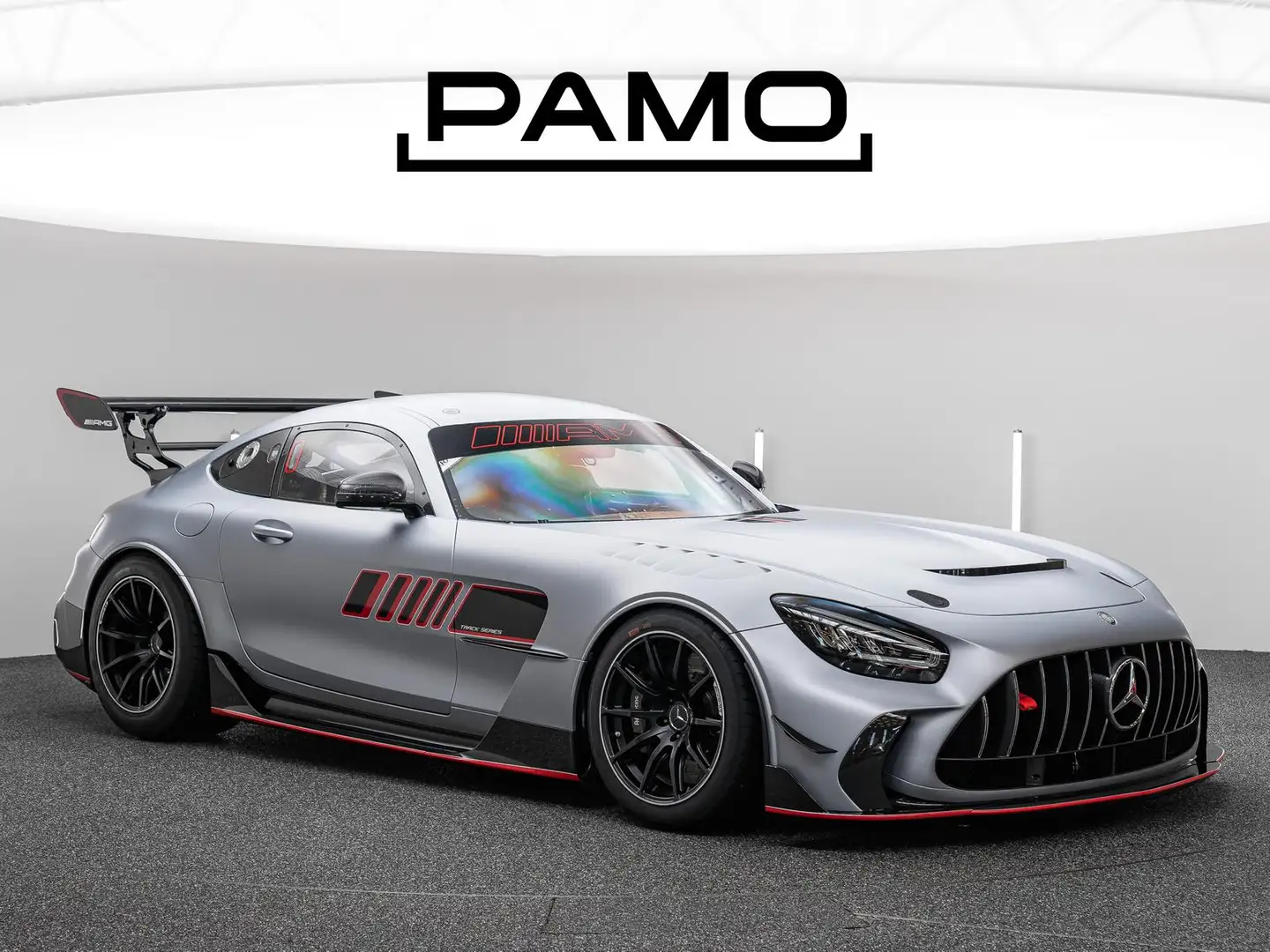 Mercedes-Benz AMG GT BS Track Series | 1 of 55 Argent - 1