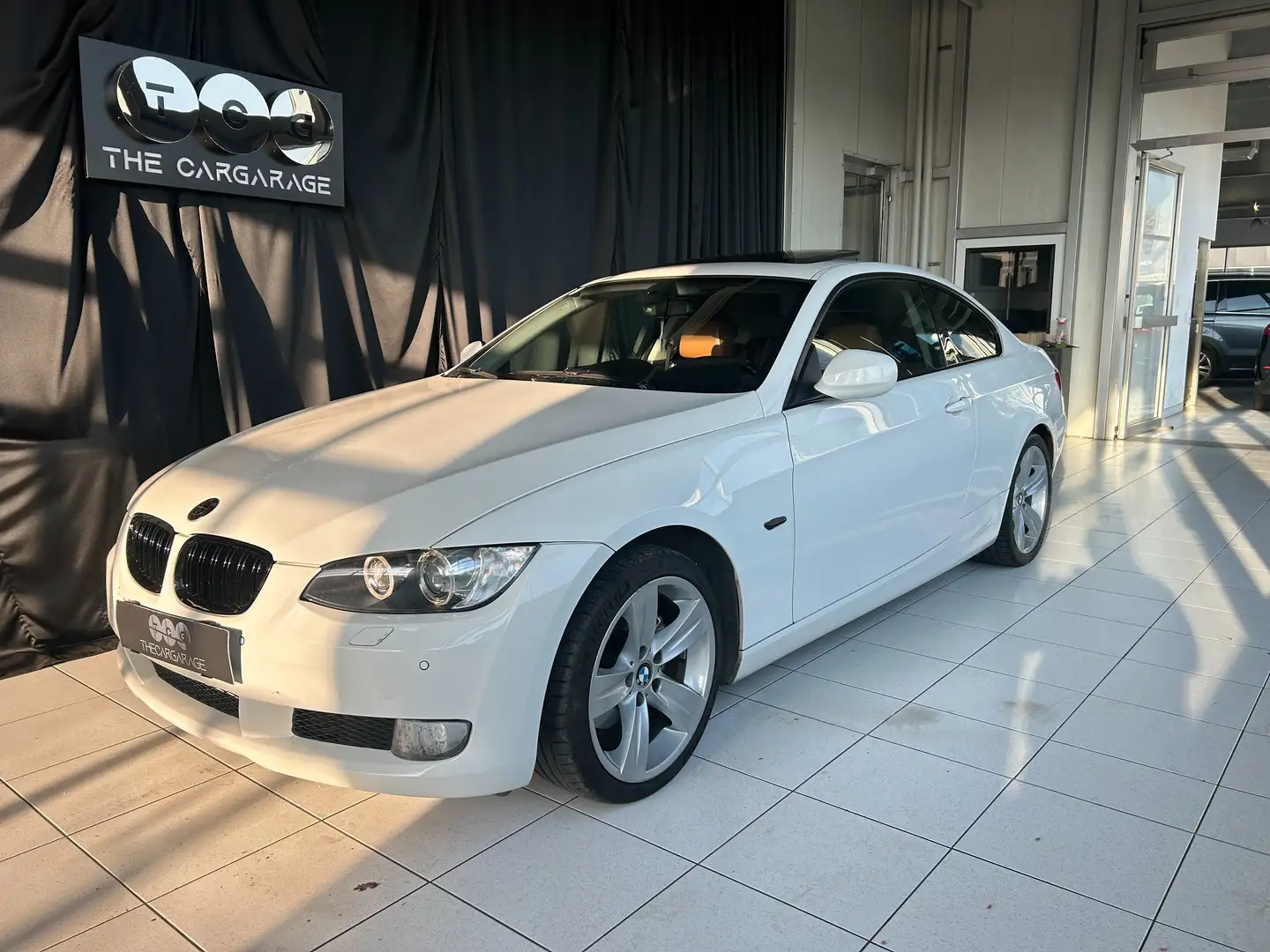 BMW 320 320d xDrive - 1