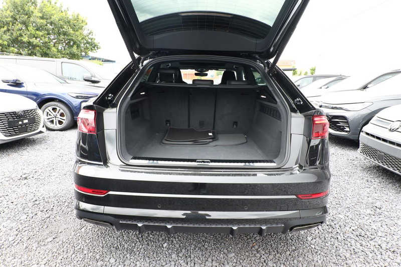 Audi Q8 S line 2xS AssistenzP+ 22Z Laser Pano HUD Klim4... — photo 11