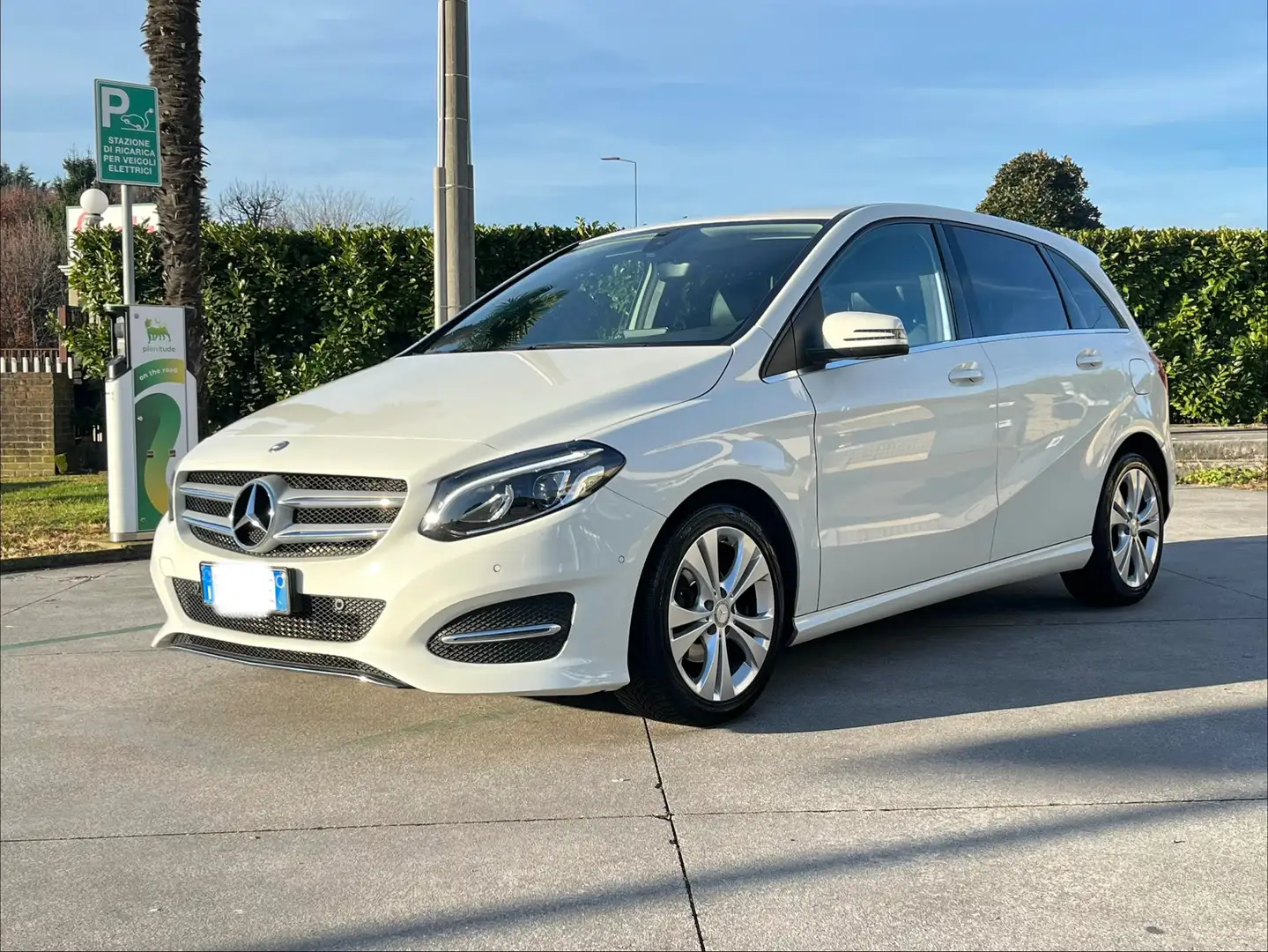Mercedes-Benz B 180 - T246 d (cdi) Premium auto FL E6 Ok Neopatentati Bianco - 1