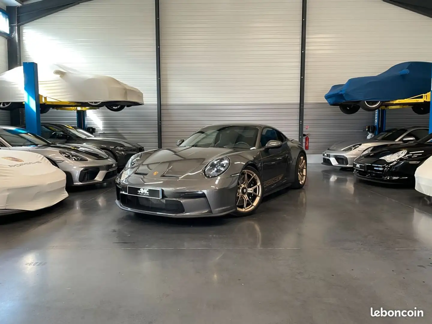 Porsche 992 992 GT3 Touring – 2023 Entretien 9 500 km Grau - 1
