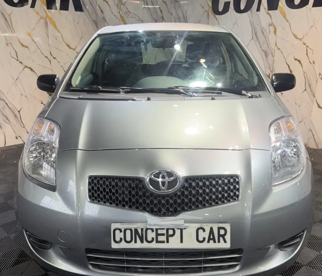 Toyota Yaris Yaris — photo 2
