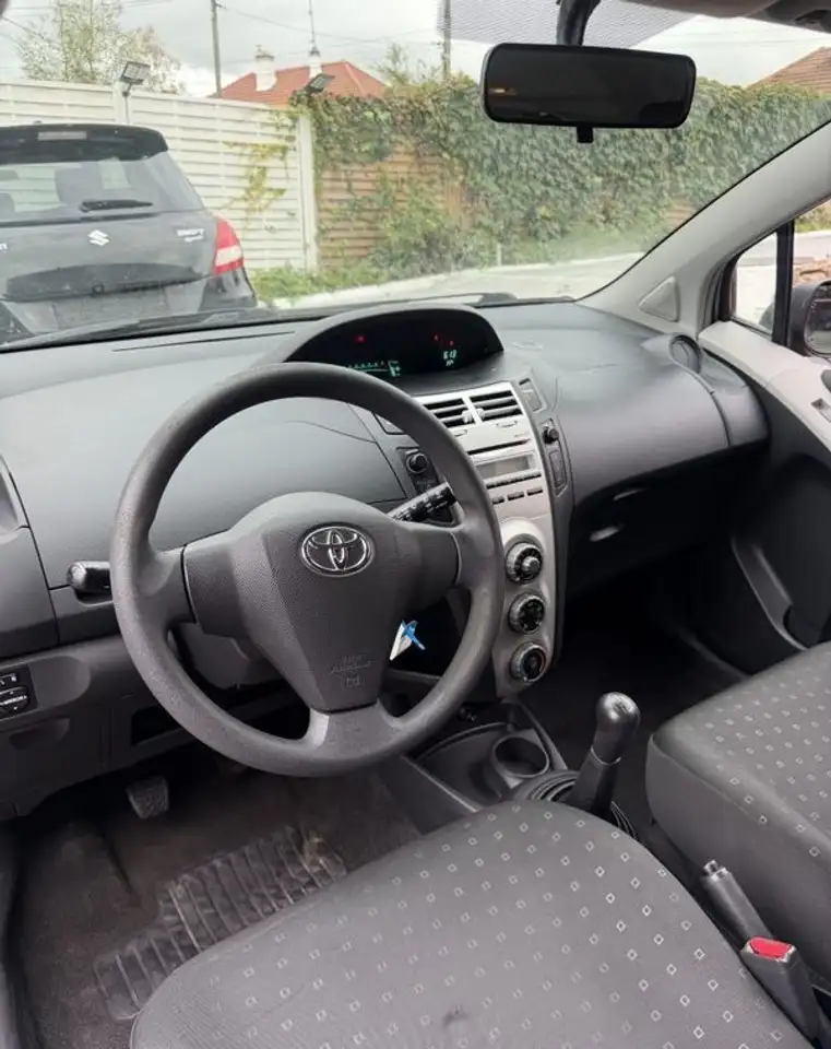 Toyota Yaris Yaris — photo 9