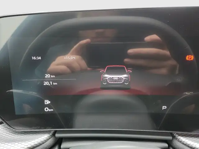 Audi Q5 view 11