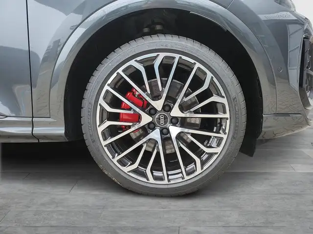 Audi Q5 view 7