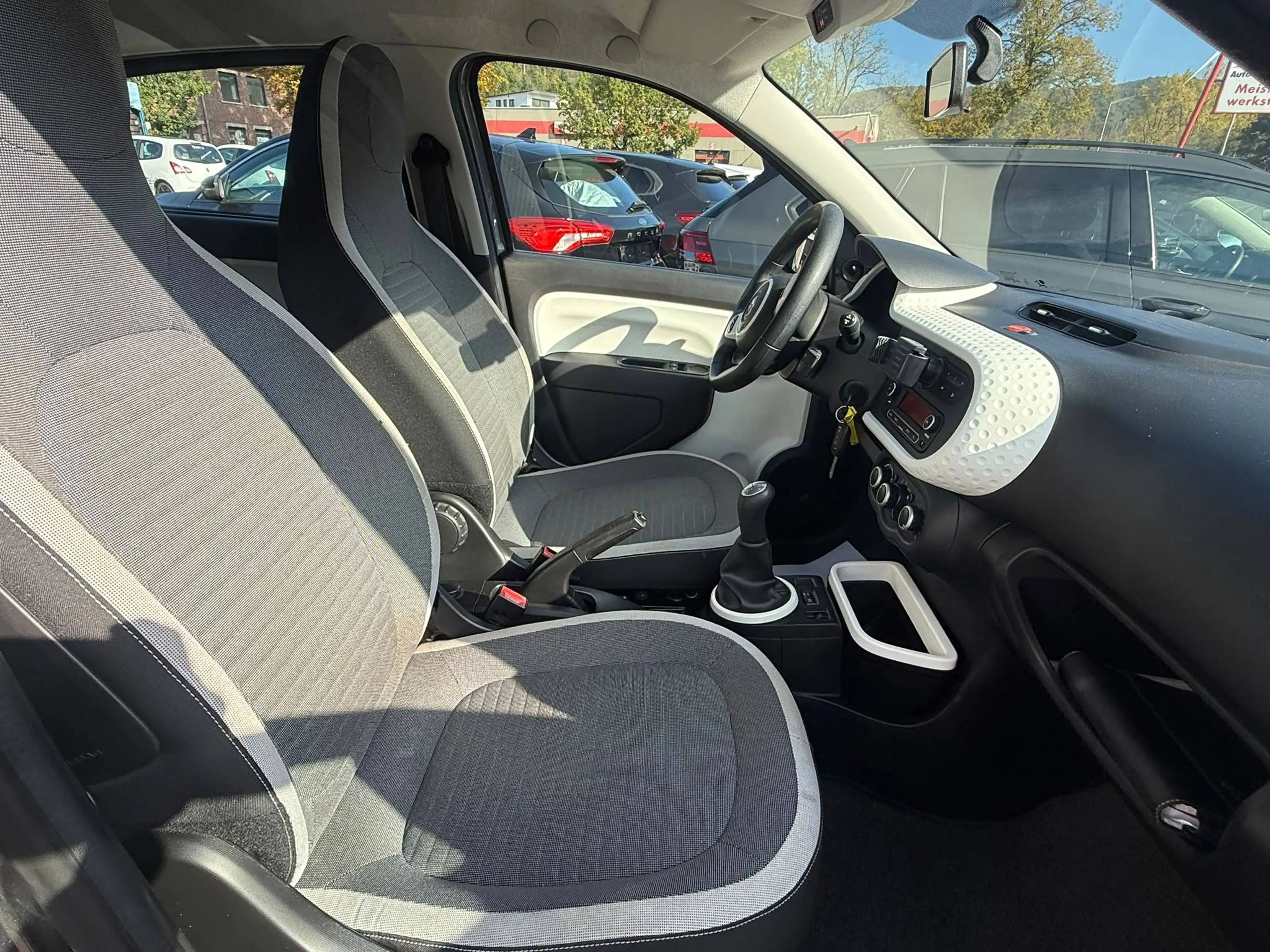 Renault Twingo 1.0 SCe Experience+1.HAND+KLIMA+EURO 6 KAT+TÜV:04/2028 — photo 14