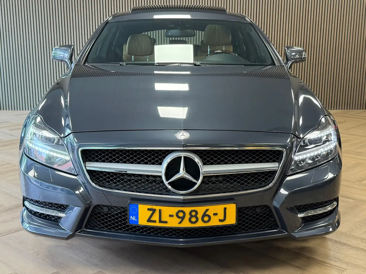 Mercedes-Benz CLS 350 Shooting Brake Designo AUT. SCHUIFDAK CAMERA NAVIG Grijs - 2