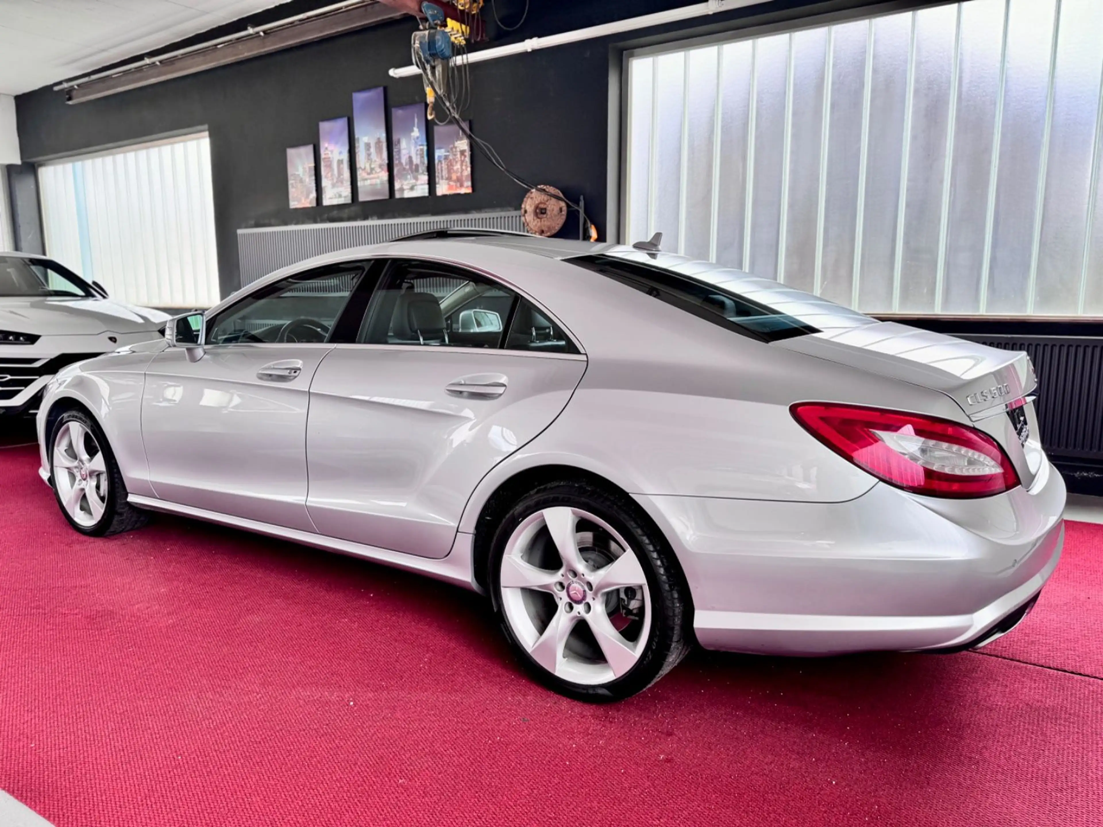 Mercedes-Benz CLS 500 AMG Paket 4Matic Distronic Arimatic ILS — photo 8