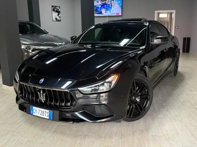 Maserati Ghibli V6 Gransport Nerissimo 275cv/Tetto