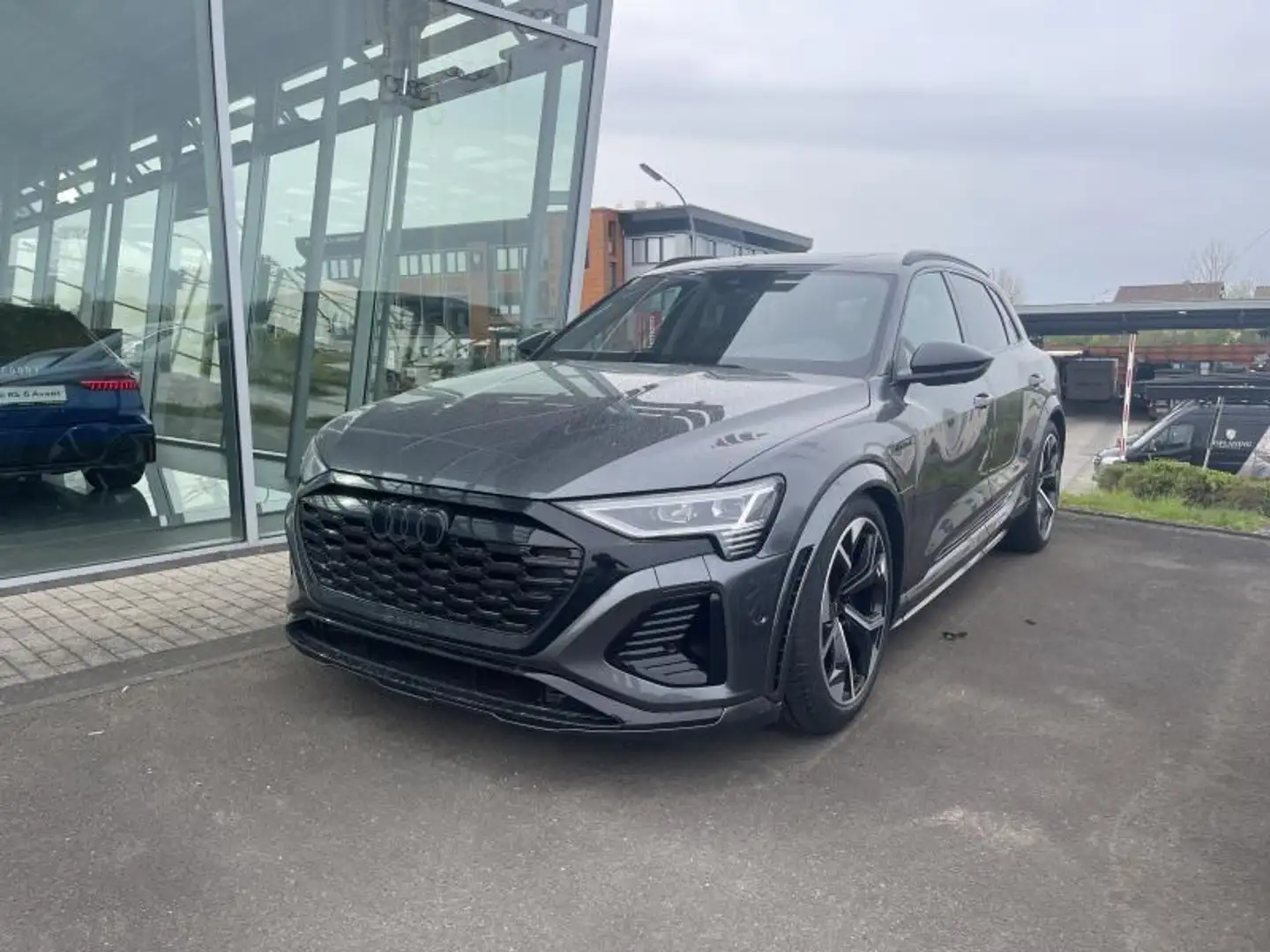 Audi SQ8 e-tron Gris - 1