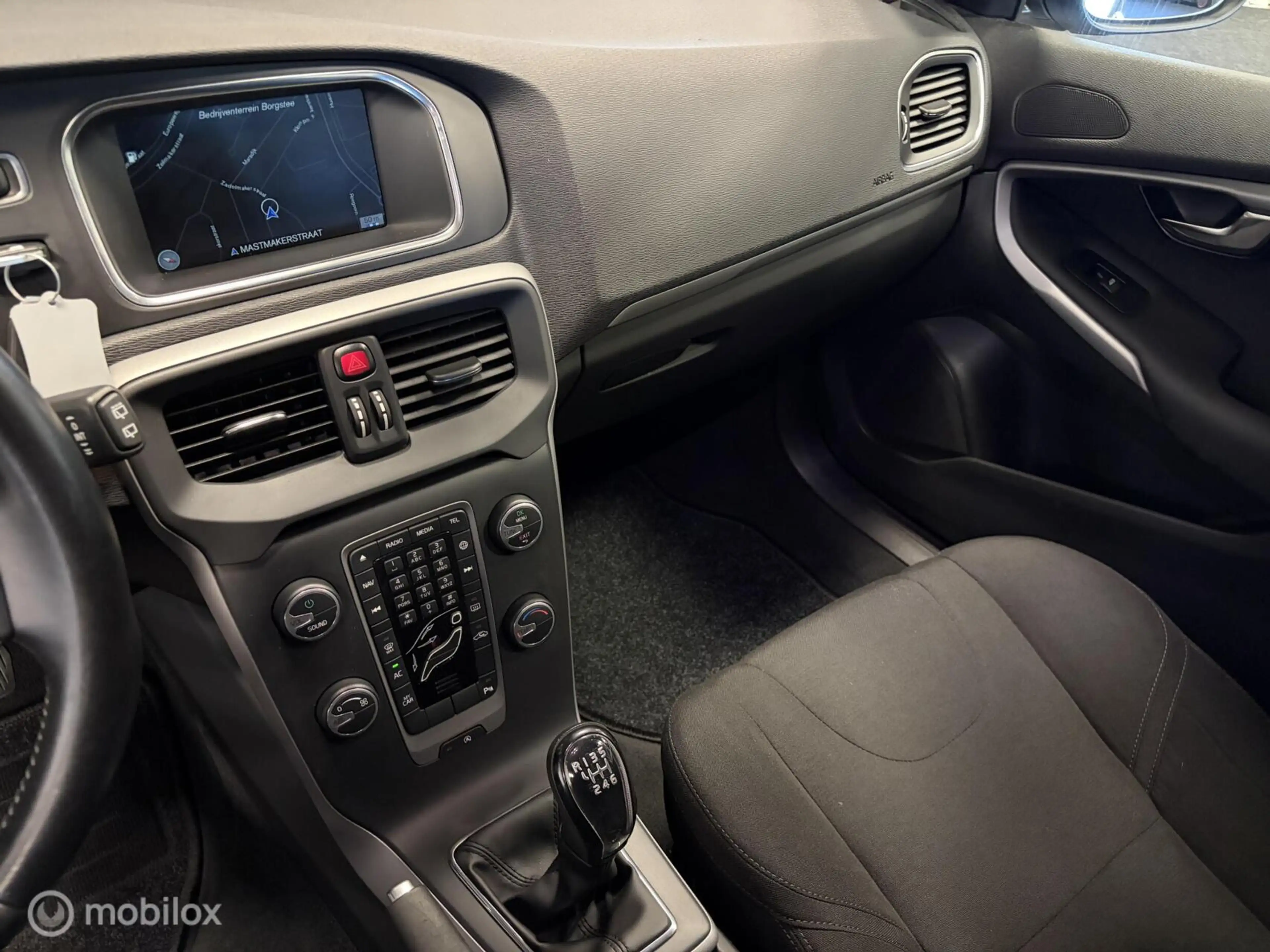 Volvo V40 1.6 T2 Momentum LMV / NAVI / AIRCO / CRUISE / NETT — photo 7