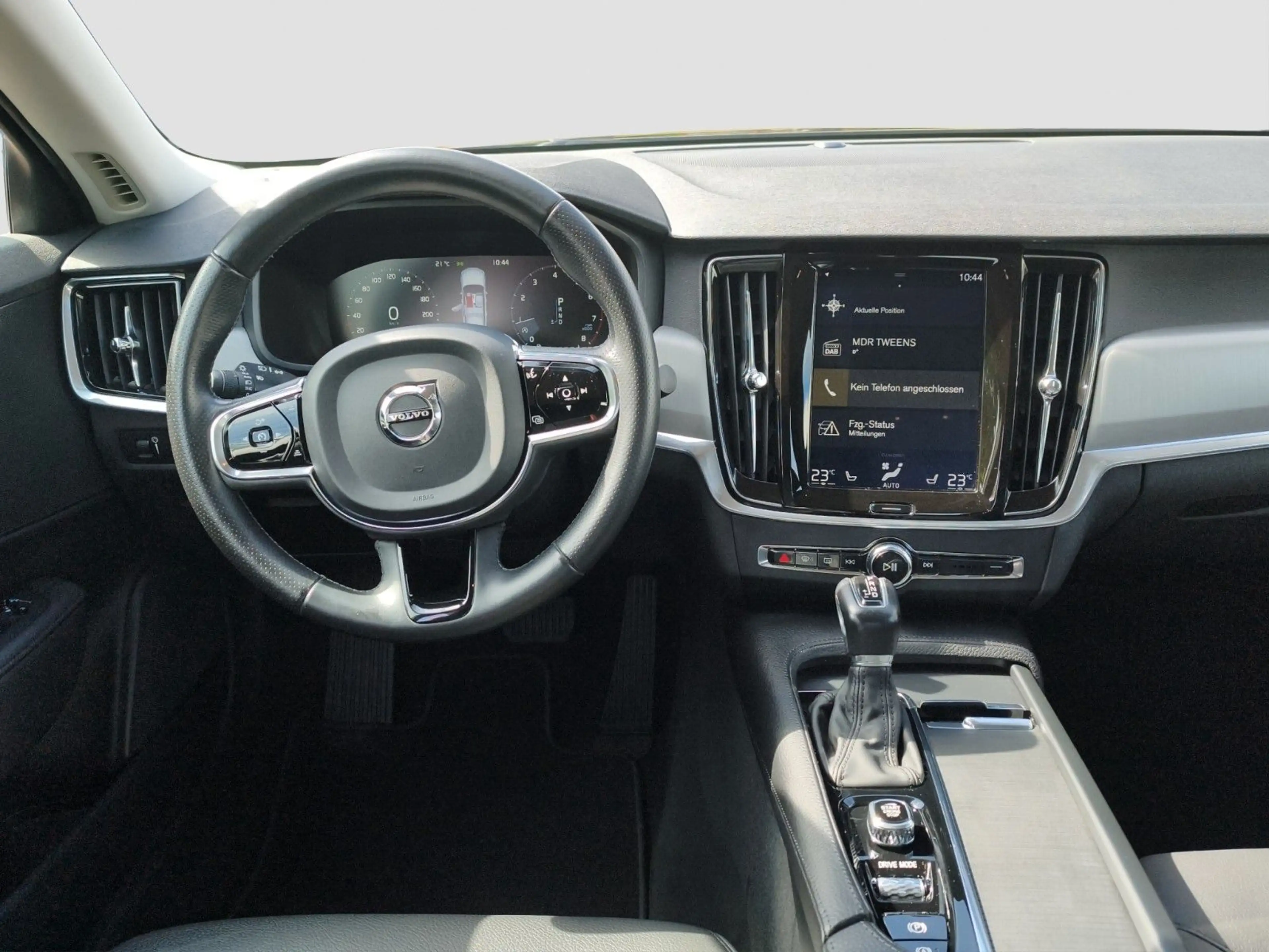 Volvo S90 T4 Momentum — photo 10