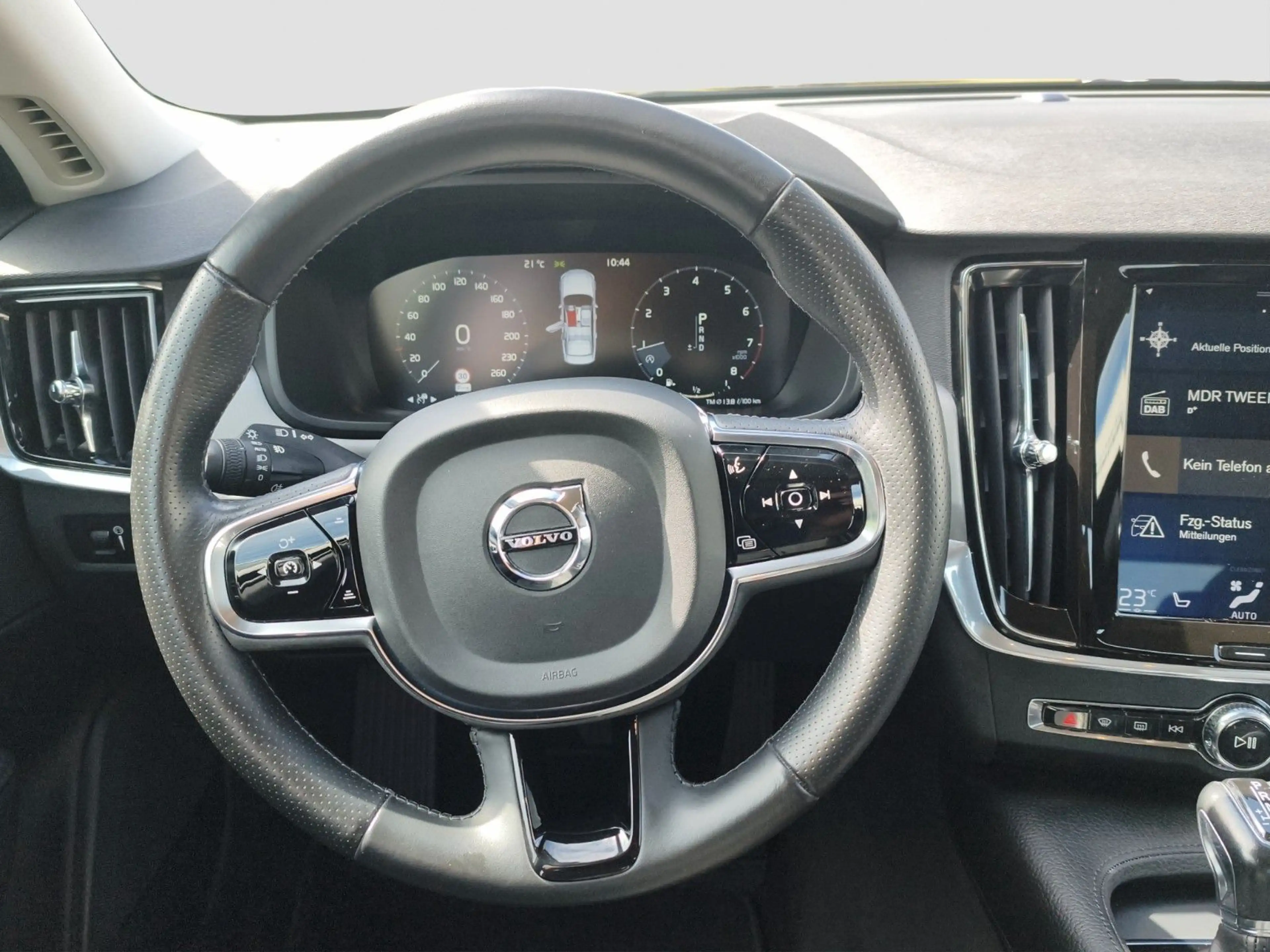 Volvo S90 T4 Momentum — photo 11