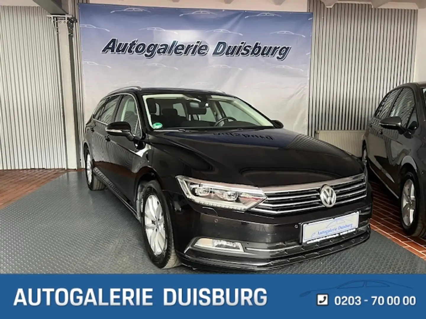 Volkswagen Passat Comfortline StandHZG AHK-klappb.Navi Massagesitze Zwart - 1