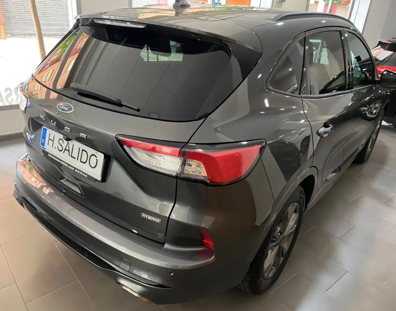 Ford Kuga 2.5 Duratec FHEV ST-Line 4x2 Aut. Gris - 2